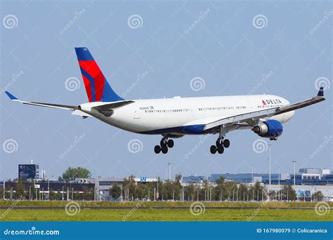 Delta Airlines Plane Taking Off Editorial Stock Image Image Of