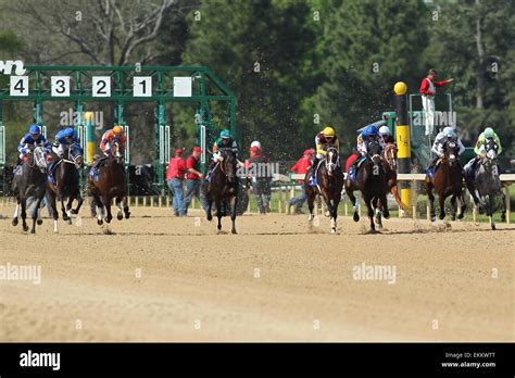 Hot Springs Arkansas Usa 11th Apr 2015 The Start Of The Oaklawn