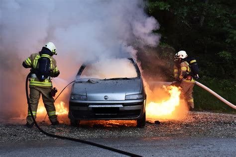 Ungefär 50 bilar uppbrunna eller skadade i Umeå – Petterssons gör