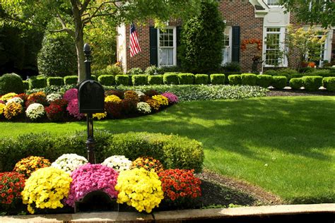Tips to create your garden more beautiful. Showcase a Beautiful Fall Garden with Simple Landscaping ...