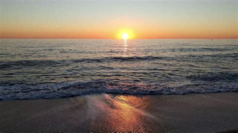 4k Uhd Beautiful Beach Scenefascinating Sunset Over The