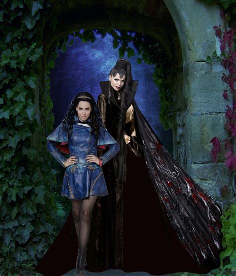 Powered by extreme creativity and courage to try new concepts, showtime pictures operated over 200 locations worldwide, took 70 million plus images and serviced over 200 million happy customers. Once upon a time/ Descendants: Evil Queen & Evie | Disney ...