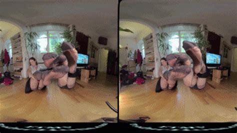 Vr180 Two Pairs Of Sexy Nylon Soles Right In Your Face 3d Foot