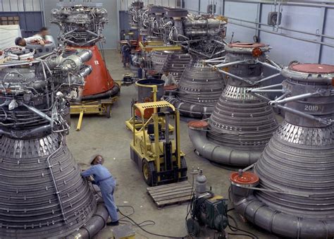 F 1 Engines Used On The Saturn V First Stage Rhumanforscale