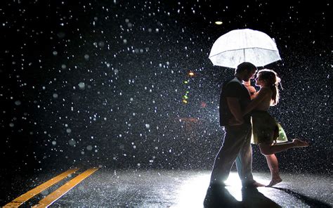 20 Love Couples Romance In The Rain Wallpapers Rain Wallpapers