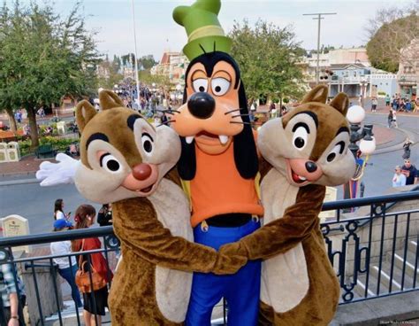 Chip And Dale Hug Goofy Chip And Dale Disney Disney Characters