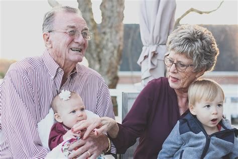 Experts Say Grandparents Who Babysit Grandkids Live Longer Kids