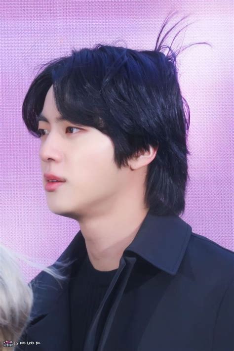 Berikut adalah kumpulan foto bts keren rm yang bisa kamu download, geng. BTS JIN #BTS #BTSJin #KimSeokJin #김석진 di 2020 | Kim, Jeon ...