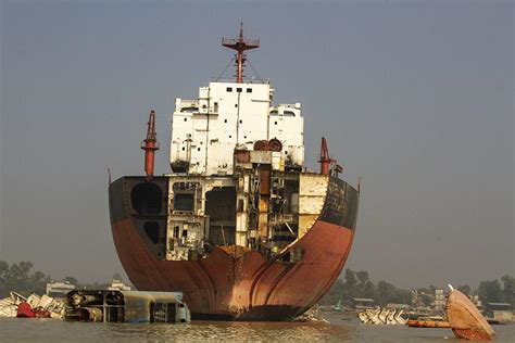 Tour At Chittagong Ship Breaking Yard Travel And Explore Bd