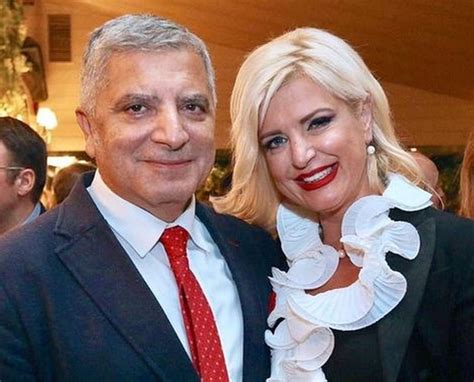 Η χαρά των φωτογράφων της παραλίας και των δευτεροκλασάτων γκαλά. Μαρινα Πατουλη Γαμοσ : Sarwse Sto Dhmo Peykhs H Syzygos ...
