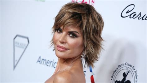 Lisa Rinna Debuts Hair Makeover Shes Blonde And Celebs Are Reacting