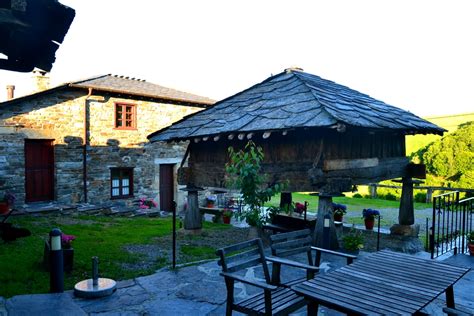 Durante todo un fin de semana se escenificarán labores rurales y se mostrarán los oficios artesanos vinculados al azabache, la madera, la piedra, el telar, o el cuero, entre otros. Apartamentos Ron | Turismo Rural en Oscos | Asturias - Apartamentos Rurales en Oscos Asturias)