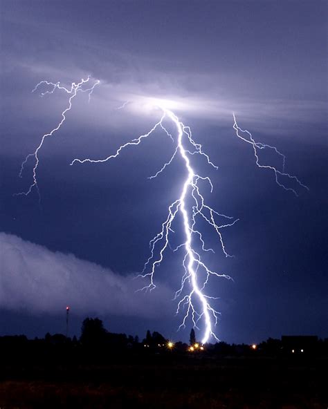 Lightning Bolt Photo