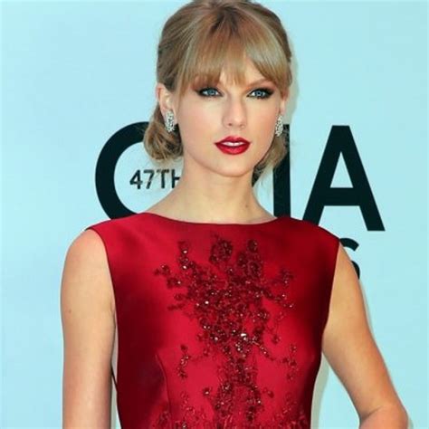 27 Hottest Taylor Swift Looks Thatll Make You Want To Start Wearing Dresses Asap