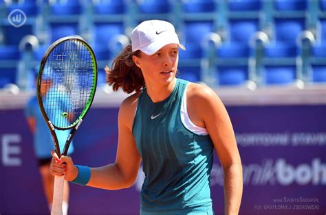 She won the wta fan favorite shot of the year in 2019 with a. Dlaczego Iga Świątek przegrała w Lugano? [OPIS I ANALIZA ...