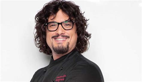 Nel frattempo, borghese non si cura delle critiche di gianfranco vissani e continua il suo lavoro in televisione. Lo Chef Alessandro Borghese a Firenze con un menù per Obicà