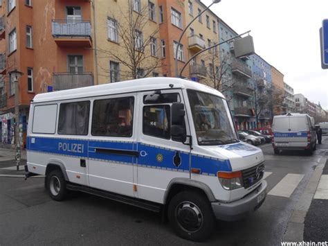Mittlerweile haben auch mehrere mieterinnen der rigaer straße 94 juristische schritte gegen das vorgehen der polizei eingelegt. Rigaer Straße 94: Haftbefehl und Durchsuchungsbeschluss ...
