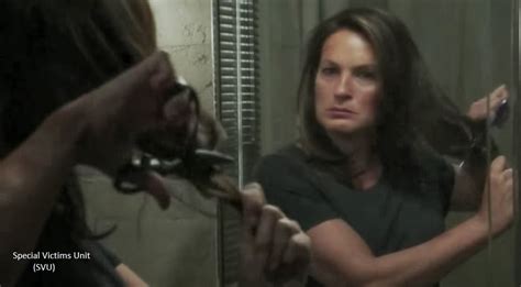 The fifteenth season of the police procedural drama series law & order: Law & Order Special Victims Unit (SVU): Episodio Surrender ...