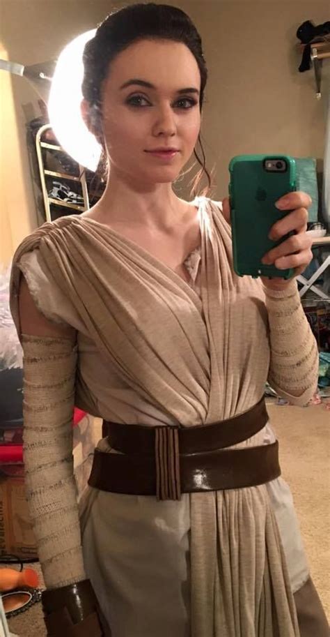Cosplay Selfie Rey From Star Wars The Force Awakens Cosplayer