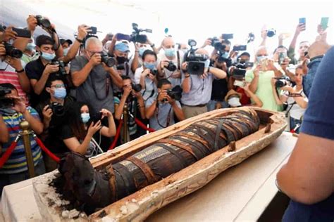 Egipto Descubre 59 Sarcófagos De 2600 Años Con Momias Intactas