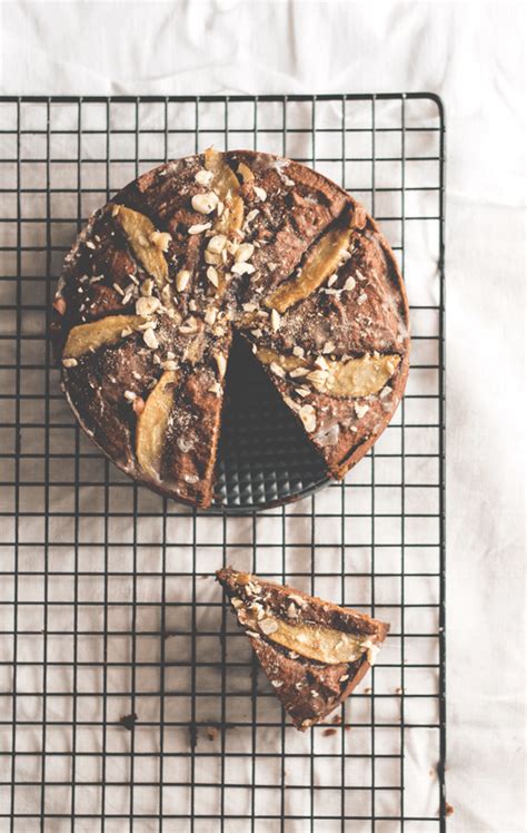 Wir lieben sein etwas rustikales aussehen und sein nach feiner. Schokoladen-Birnen-Kuchen | Birnen kuchen, Mandelmehl ...