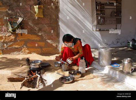 Indian Village Woman Cooking Hi Res Stock Photography And Images Alamy