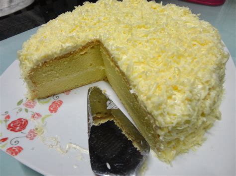 Masukkan bahan kek yang dah siap diadun tadi dalam loyang 8 inci. Husna's Life: RESEPI : snow cheese cake / kek keju meleleh