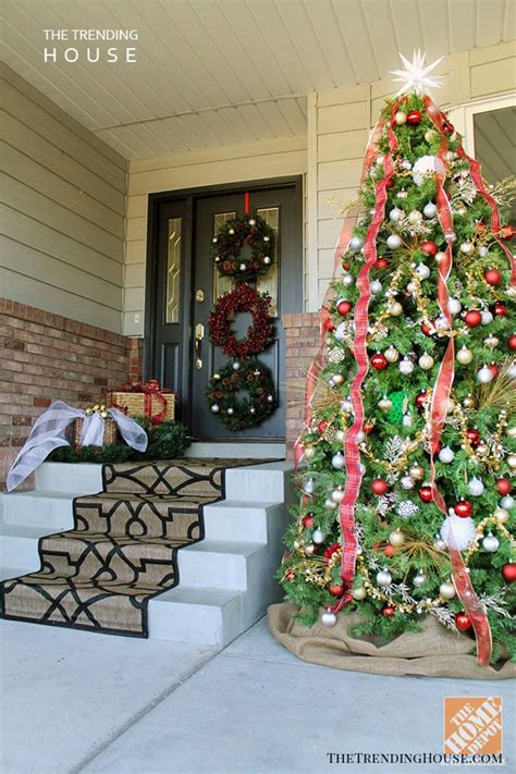 22 Charming Outdoor Christmas Tree Decorations You Must