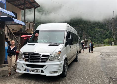 Zachodnią granicę kraju wyznacza wybrzeże morza czarnego. Gruzja - informacje praktyczne