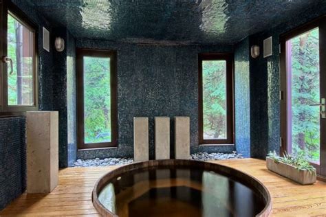 31 Enclosures To Jazz Up Your Hot Tub Hot Tub Room Hot Tub House