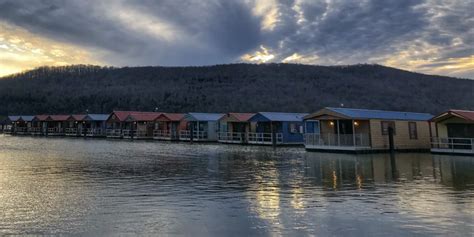 These Floating Cabins In Tennessee Are The Perfect Getaway