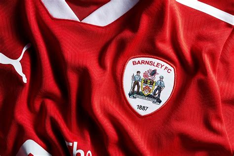 Oct 30, 2018 · elland road has been the home of leeds united since 1919 and remains one of english football's great theatres. Barnsley 2020-21 Puma Home, Away and Third Kits | 20/21 ...