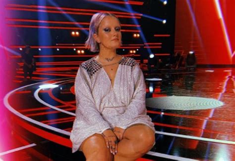 Esta página foi editada pela última vez às 22h17min de 22 de julho de 2021. Carolina Deslandes celebra quatro anos de "A Vida Toda"