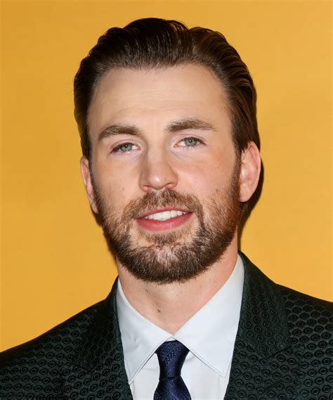 Christopher robert evans june 13, 1981 in boston, massachusetts) is an american actor. Chris Evans Is Heading to Broadway | InStyle.com