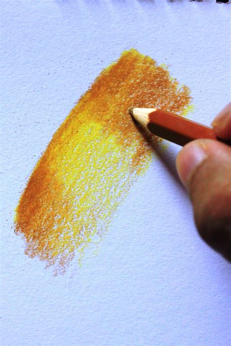Tuangkan sedikit ke dalam mangkuk dan masukkan kuas. Art Addict Club: Lukisan : Jom! Eksperimen Pensel Warna