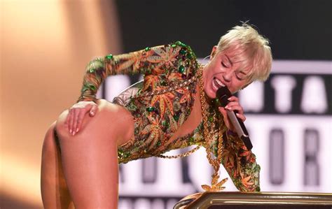 Miley Cyrus Spank Nude Images