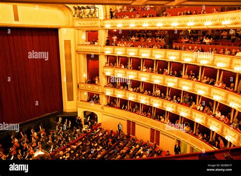Innenraum Der Wiener Oper Wien Österreich Mitteleuropa