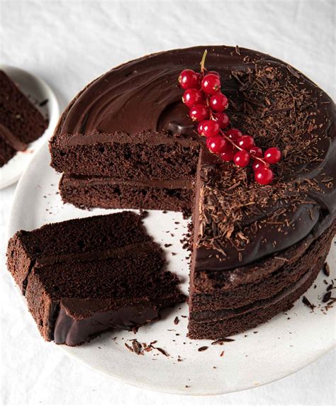 From morning meal, to lunch, dinner, treat and treat alternatives, we have actually scoured pinterest and also the best food blogs to bring you low carb birthday cake you need to attempt. Sugar Free Low Carb Chocolate Birthday Cake - Sugar Free Londoner