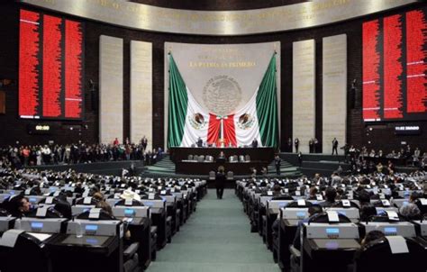 La cámara de diputados del congreso de la unión, es la cámara baja del poder legislativo federal de méxico, integrando junto con el senado de la república, una asamblea bicameral en las que se deposita este poder. Cámara de Diputados reanuda debate sobre Ley de Ingresos ...