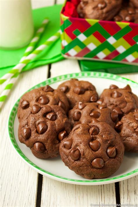 Mint Chocolate Chip Cookies Recipe Moms And Munchkins