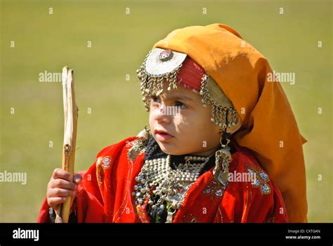 Kashmir Girl Hi Res Stock Photography And Images Alamy