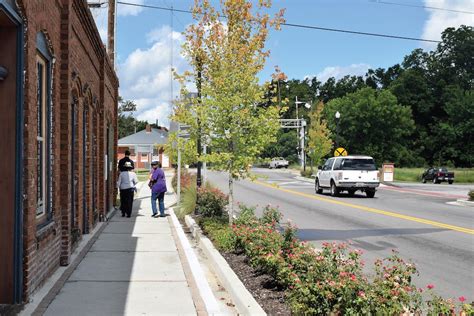 Implementing Complete Streets In Small Towns And Rural Communities