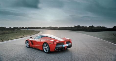 Chris Harris Drives The Ferrari Laferrari Carsession