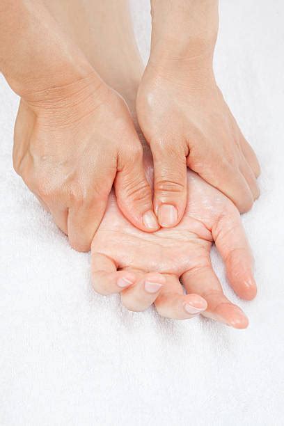 Massage Des Mains Photos Et Images Libres De Droits Istock