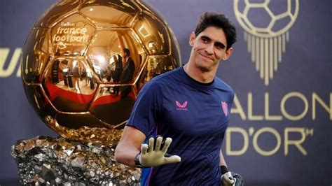 المغربي ياسين بونو مرشح لجائزة الكرة الذهبية فرانس فوتبول لأحسن حارس في