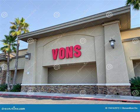 Vons Supermarket Chain Owned By Albertsons In San Diego Editorial