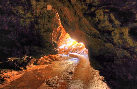 Light Shining Through At Maquoketa Caves State Park Iowa Image Free