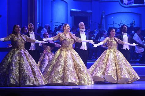 ‘aes Indiana Yuletide Celebration Is A Sumptuous Seasonal Delight