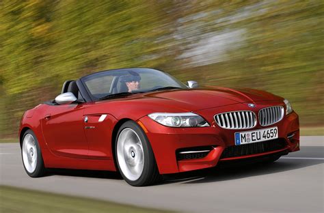 The e89 z4 was the first z series model to use a retractable hardtop roof, which meant that there were no longer separate roadster and coupé versions of the car. AUSmotive.com » BMW Z4 sDrive35is returns serve to TT RS
