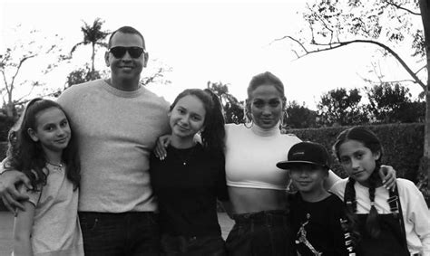 Jennifer Lopez And Alex Rodriguez Daughters Lead Kareoke